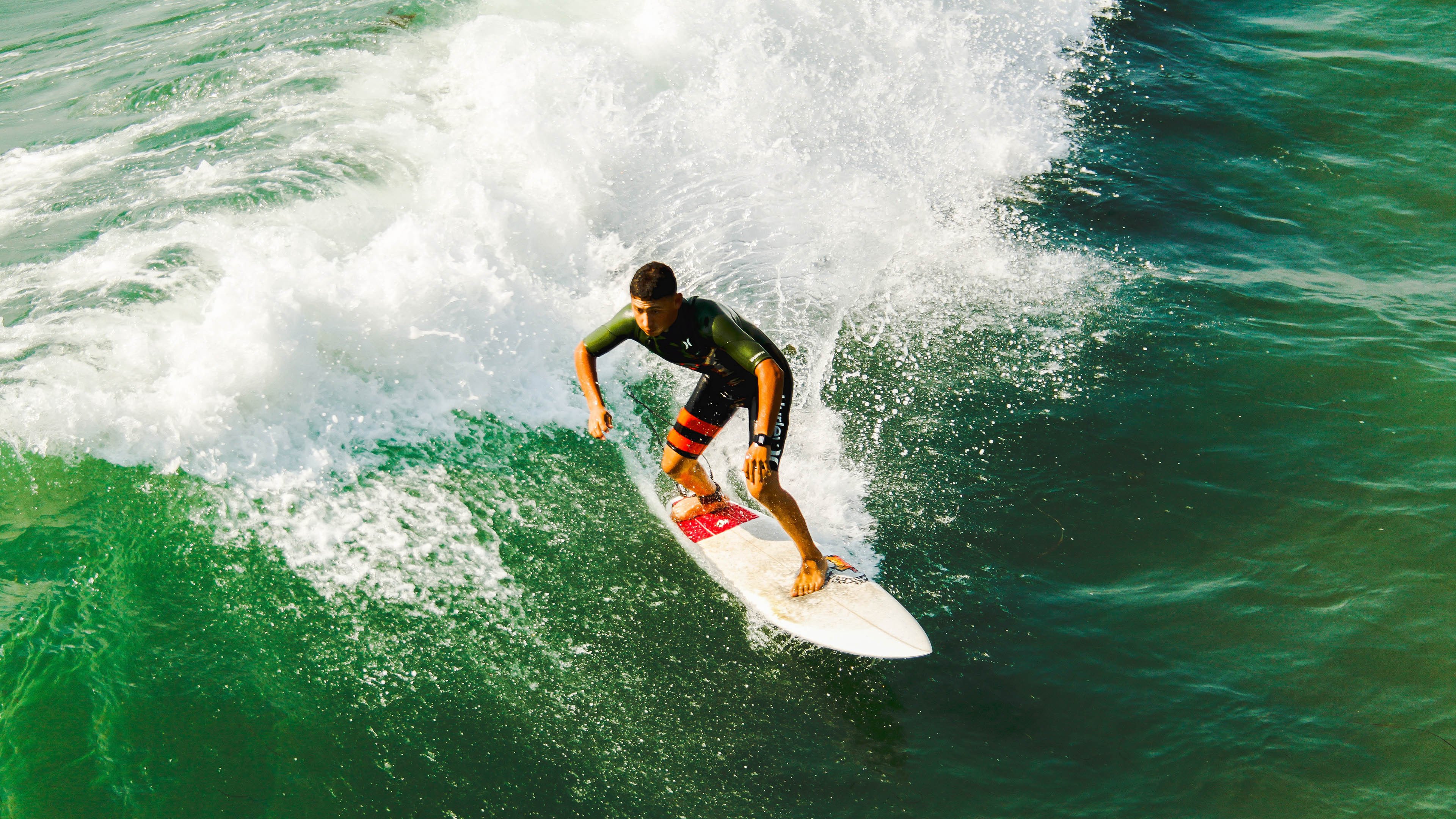 开云体育客服-西甲冲突升级！裁判判罚引发争议，西甲规则